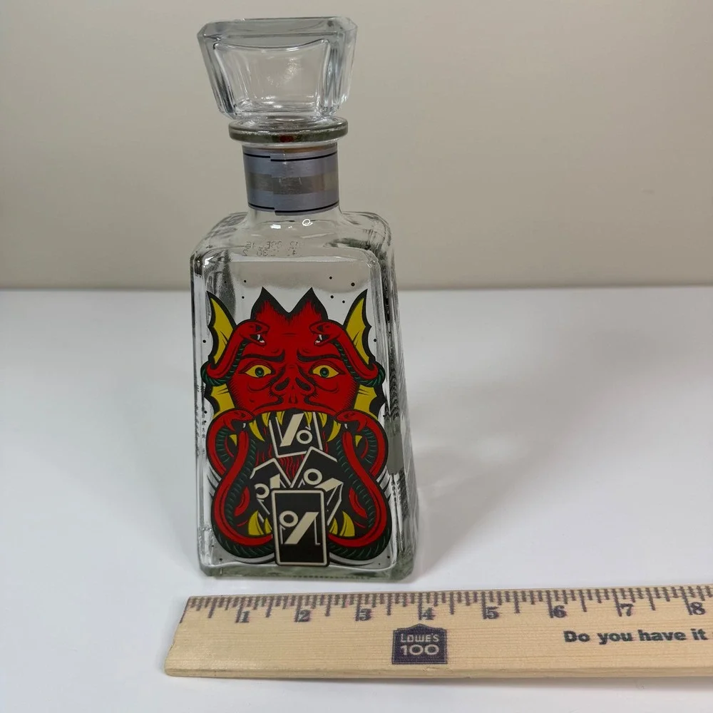 1800 Essential Silver Tequila Bottle Limited Edition Studio Glass Decanter‎